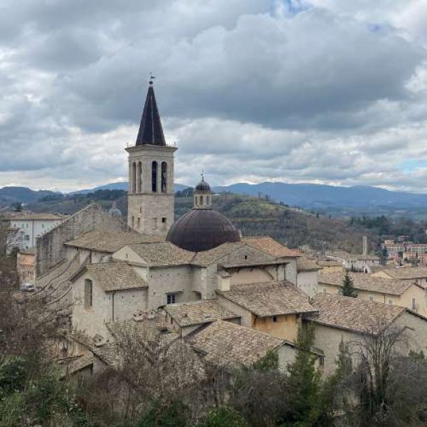 scopri la città di Spoleto Cibo, Arte e Eventi per un Viaggio in Umbria